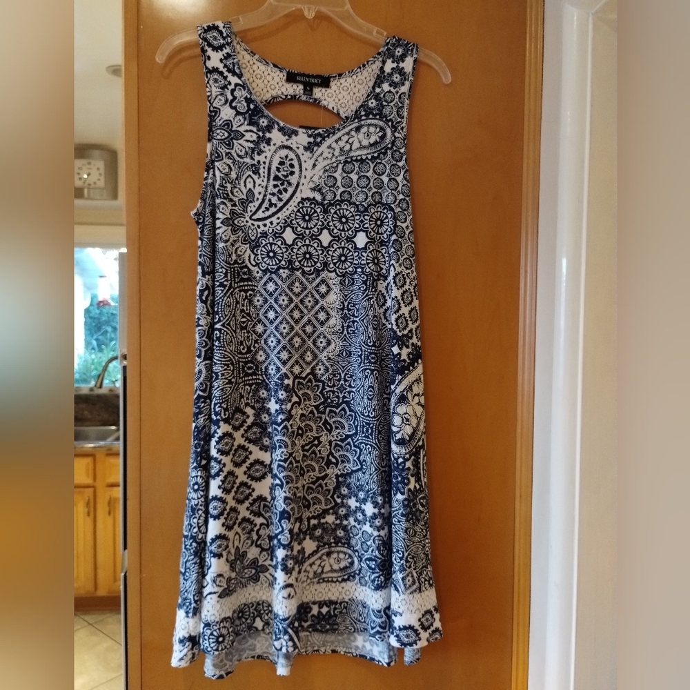 Ellen Tracy Navy and White Patterned Summer dress/Gown  NWT